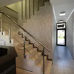 Konukevi тони 3*