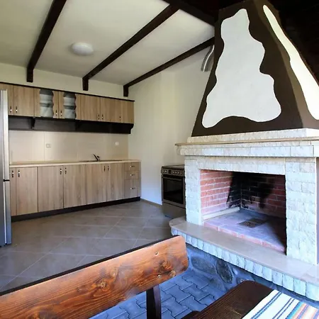 Vendégház тони