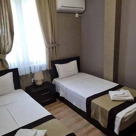 тони Affittacamere 3*